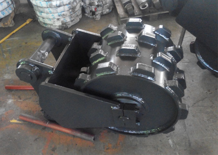 Custom Excavator Compaction Wheel With High Operating Efficiency Roller Compactors For 20Ton Crawler Excavator