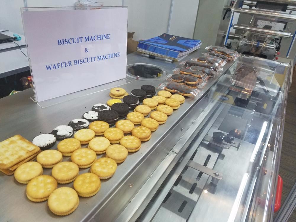 SS304 Chocolate Cream Filled Sandwich Biscuit Machine Energysaving
