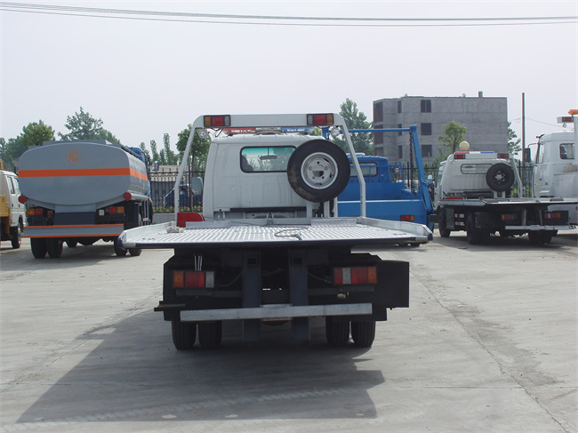 Customized ISUZU 4X2 4Tons Wrecker Truck for Road Rescue