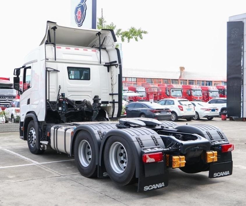 Mercedes Actros Mercedes Heavy Truck 530 HP 4X2 Tractor driving safety