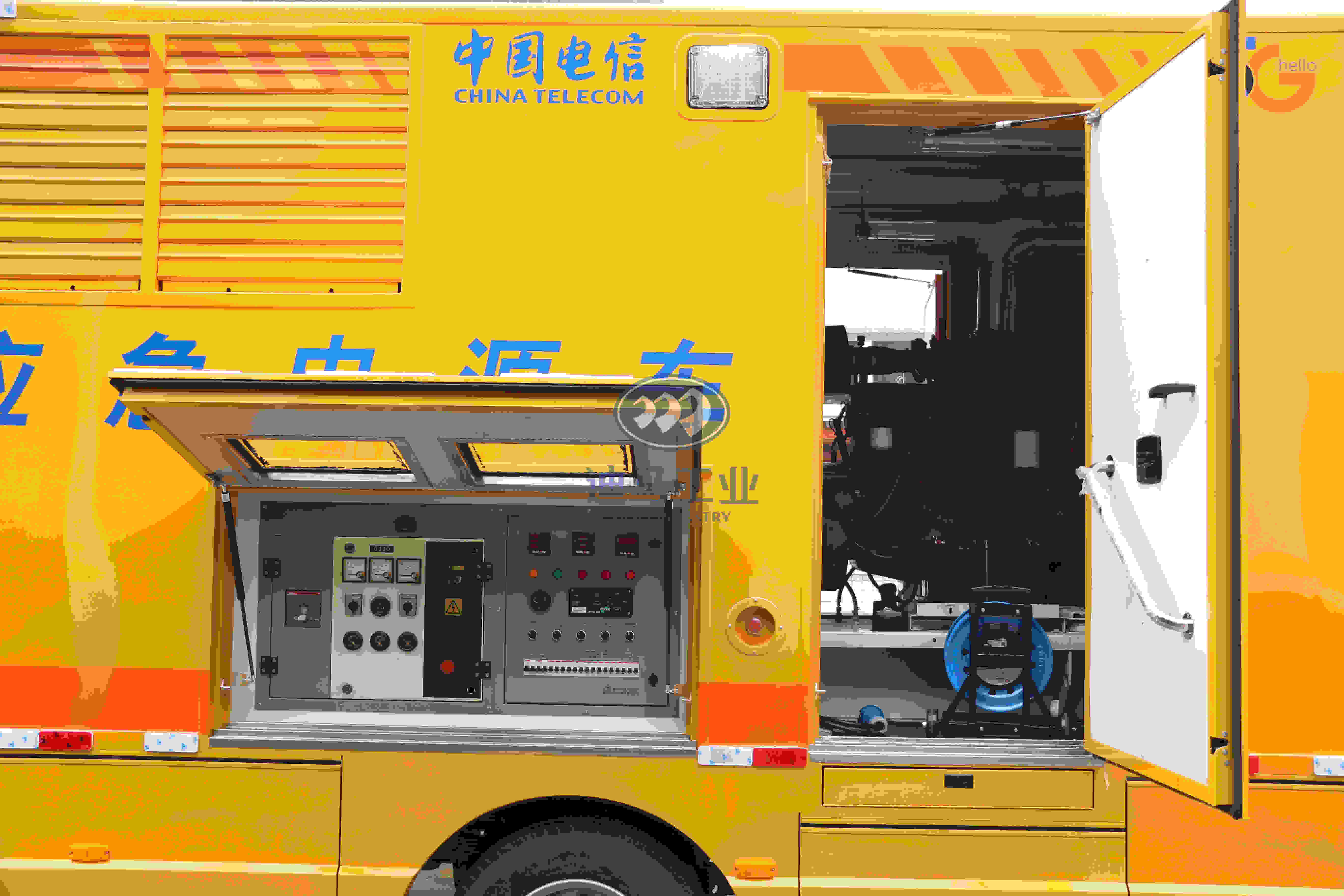 80KW 5000mm Wheelbase 6.8L Diesel Emergency Vehicle