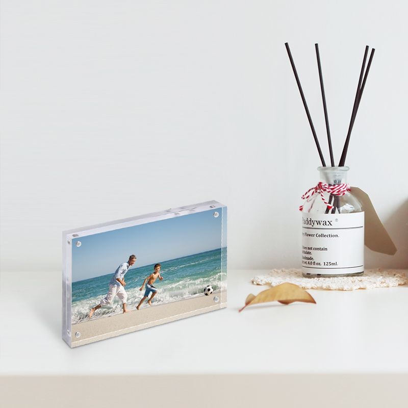 Acrylic Magnetic Photo Frames 10*15*1.6cm Double Sided Tabletop Picture Frames