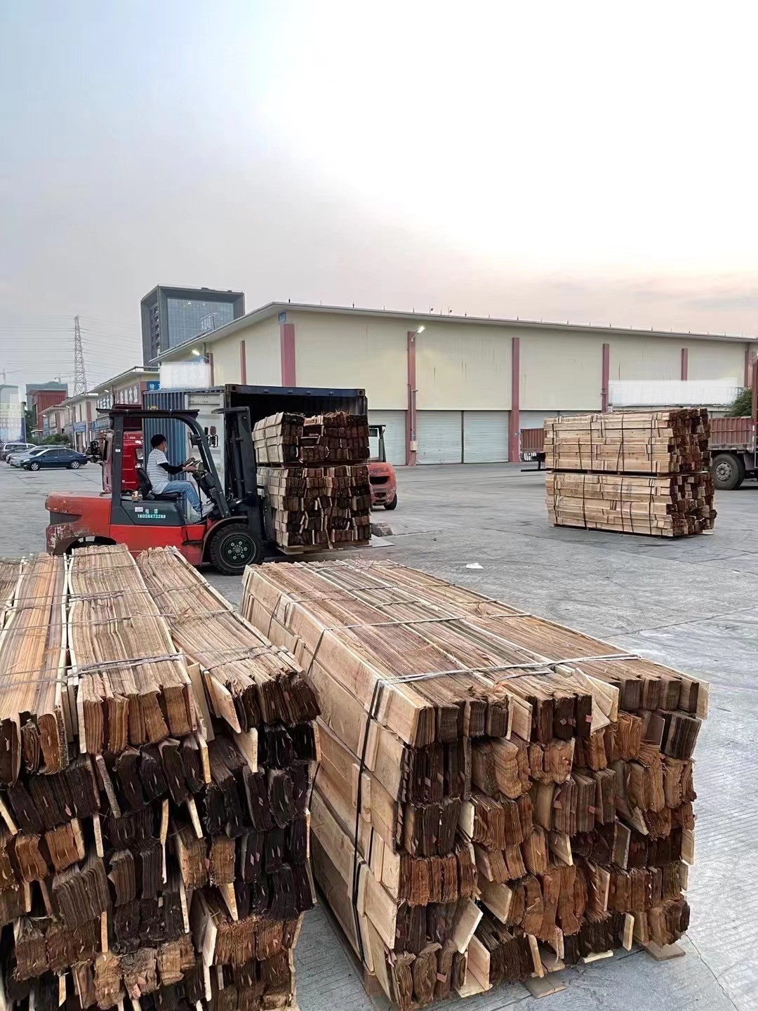Factory Supply Natural Teak Wood Veneer Sheets 0.45mm 0.5mm 1mm 2mm 3mm Flat Cut Teak Veneers Wood