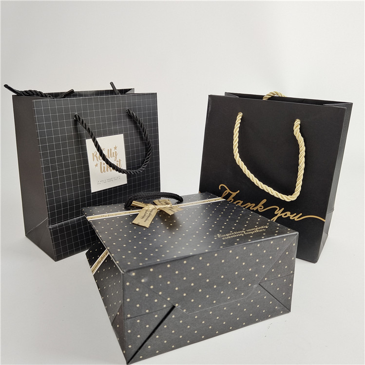 Customized Paper Bags Biodegradable Paper Pouch For Shopping With Logo Printing