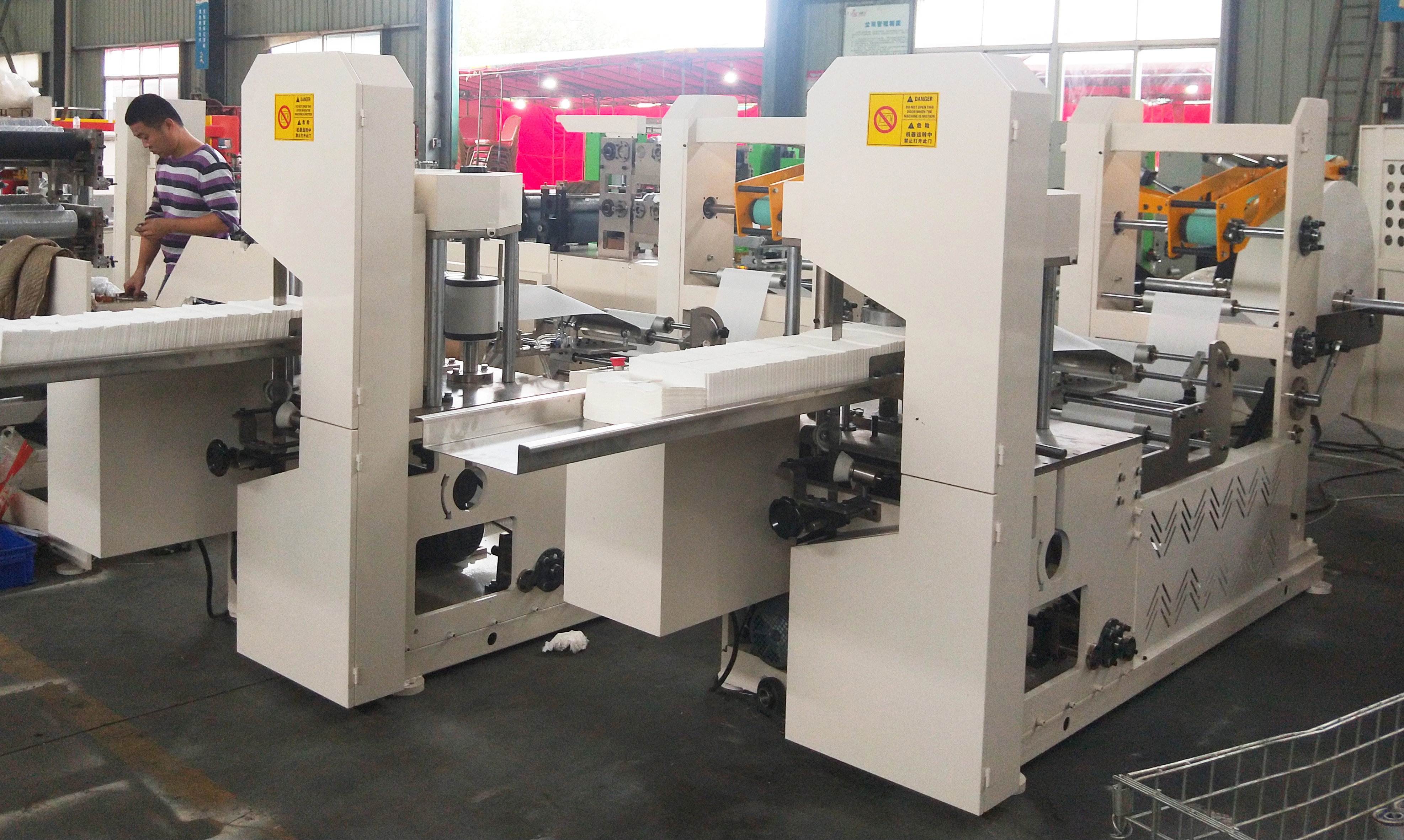 Eight Vacuum Fold 1000 Sheets /Min Automatic Napkin Making Machine