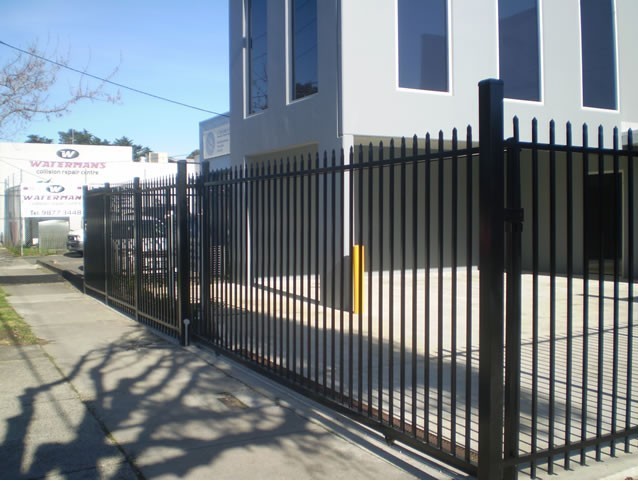 Hot Dipped Galvanized 2100x2400mm Steel Tubular Fencing For Security