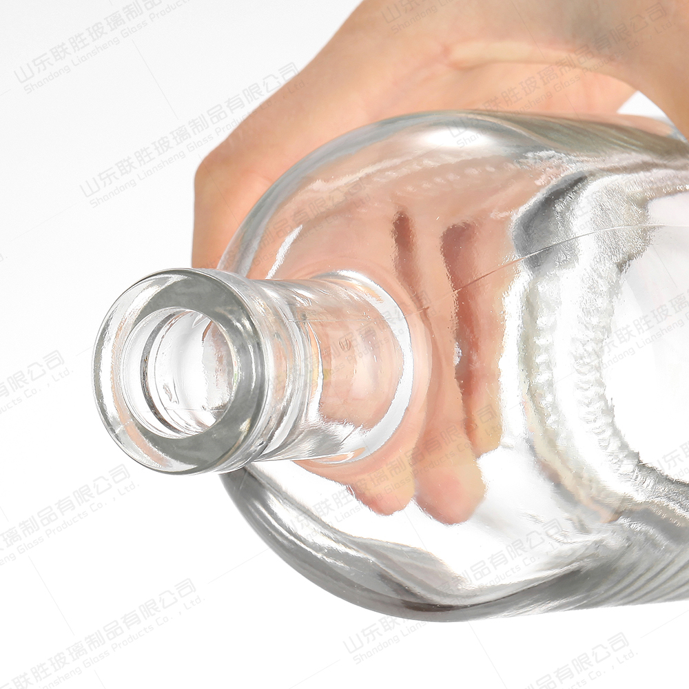 Customized 500ml 750ml Clear Empty Glass Bottle for Vodka Gin Rum Tequila Whisky Brandy