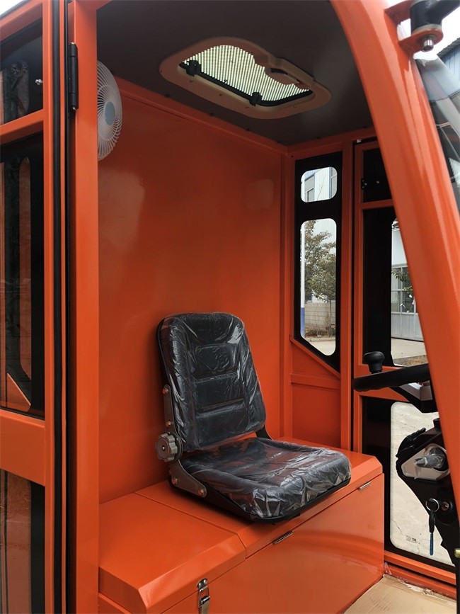HT2100 Street Cleaning Machine Agile Operation Small Road Sweeper Machine