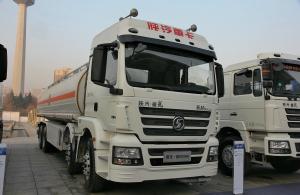 China 8x4 Oil Tanker Truck Shacman 12 Wheels Euro 4 Emission 30m3 Capacity Weichai 290hp wholesale