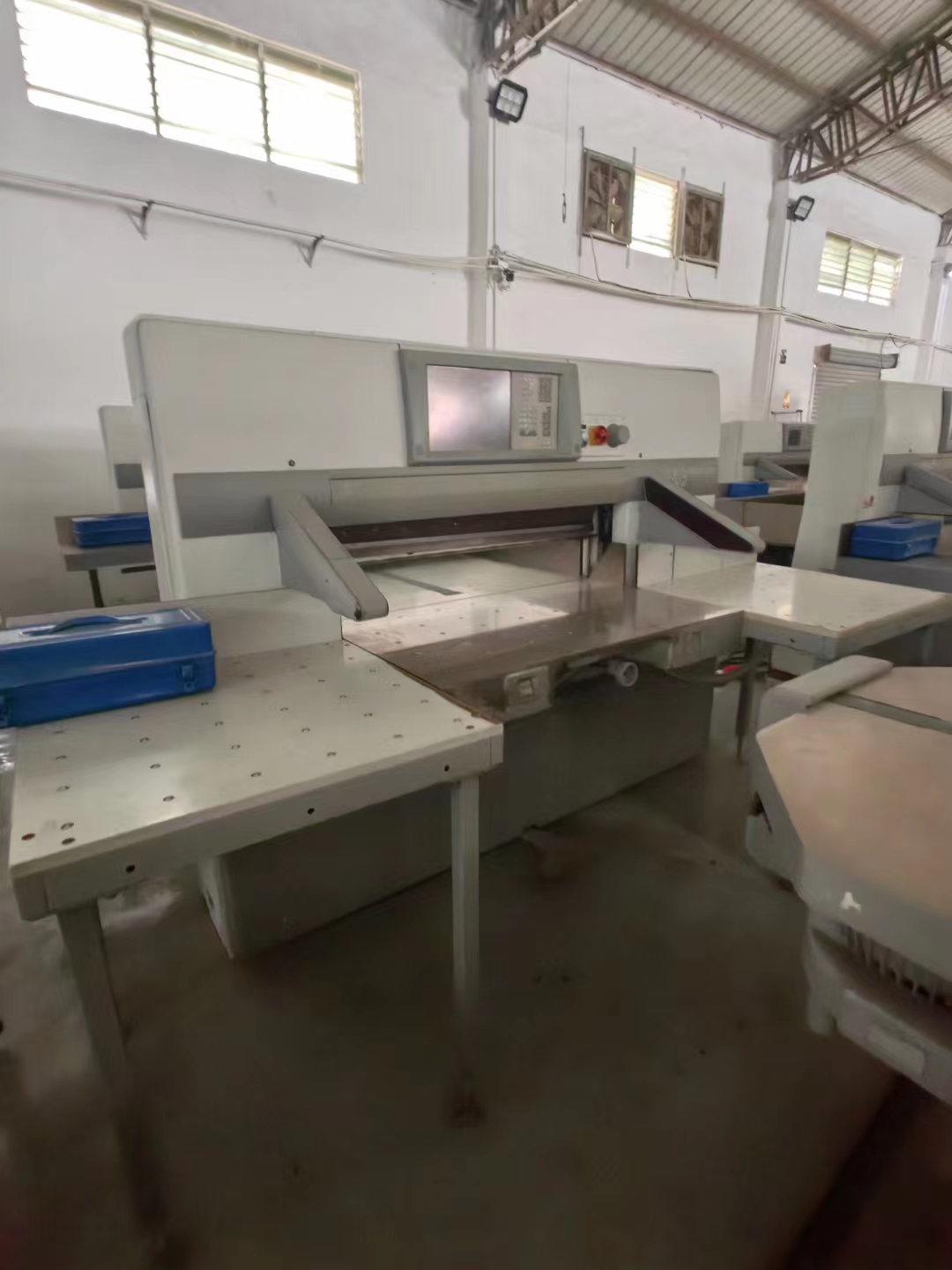 Germany Made Polar Paper Cutter 3800 KG Automatic Cutting Machine for Food Beverage