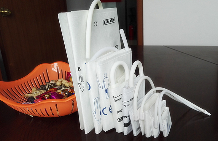 Disposable NIBP Cuff For Hospital Blood Pressure Monitor Singel Tube Different Size