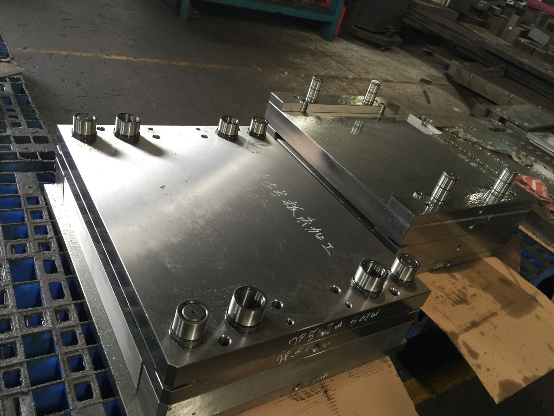 Alloy Steel Bar Easy Cutting Plastic Mold Insert , 1.2085 Mold Tool Steel