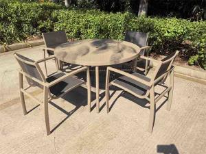 China Outdoor Garden Ratan Table Chair Set PE Rattan Leisure Furniture Set for Restaurant wholesale