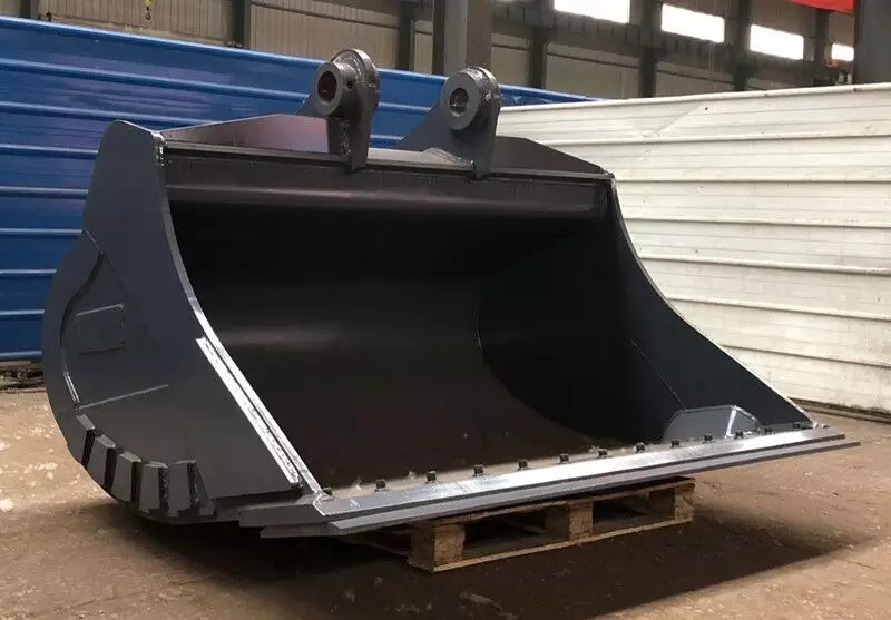 High Carbon Steel Excavator Ditching Bucket In Construction And Landscaping