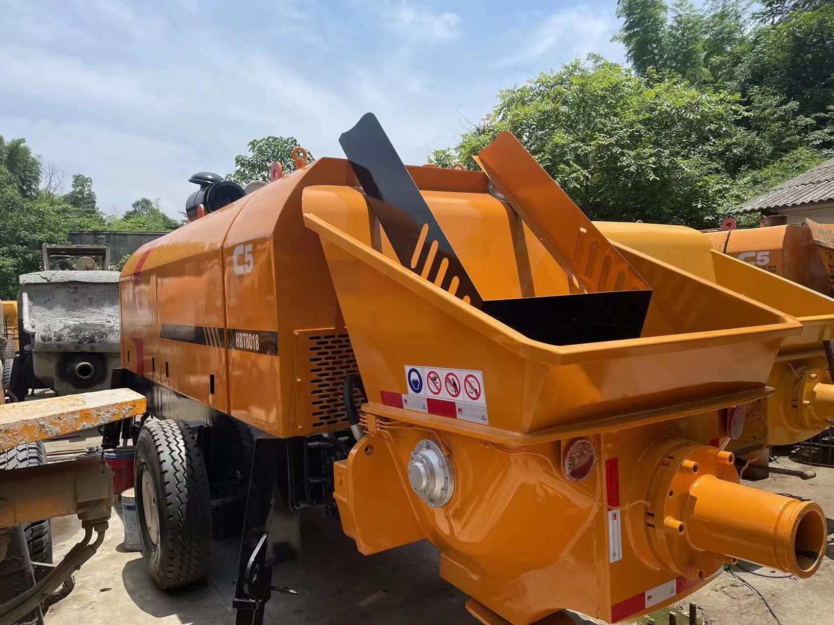 7260×2125×2685 Used Concrete Trailer Pump With Rexroth Kawasaki Oil Pump