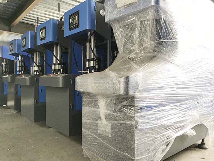 SMC Semi Automatic 2 Cavity Small Plastic PET Bottle Blow Molding Machine with DELTA PLC