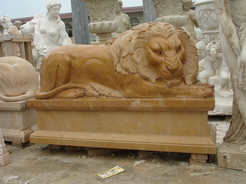 BSCI Life Size Driveway Marble Statue Of A Lion