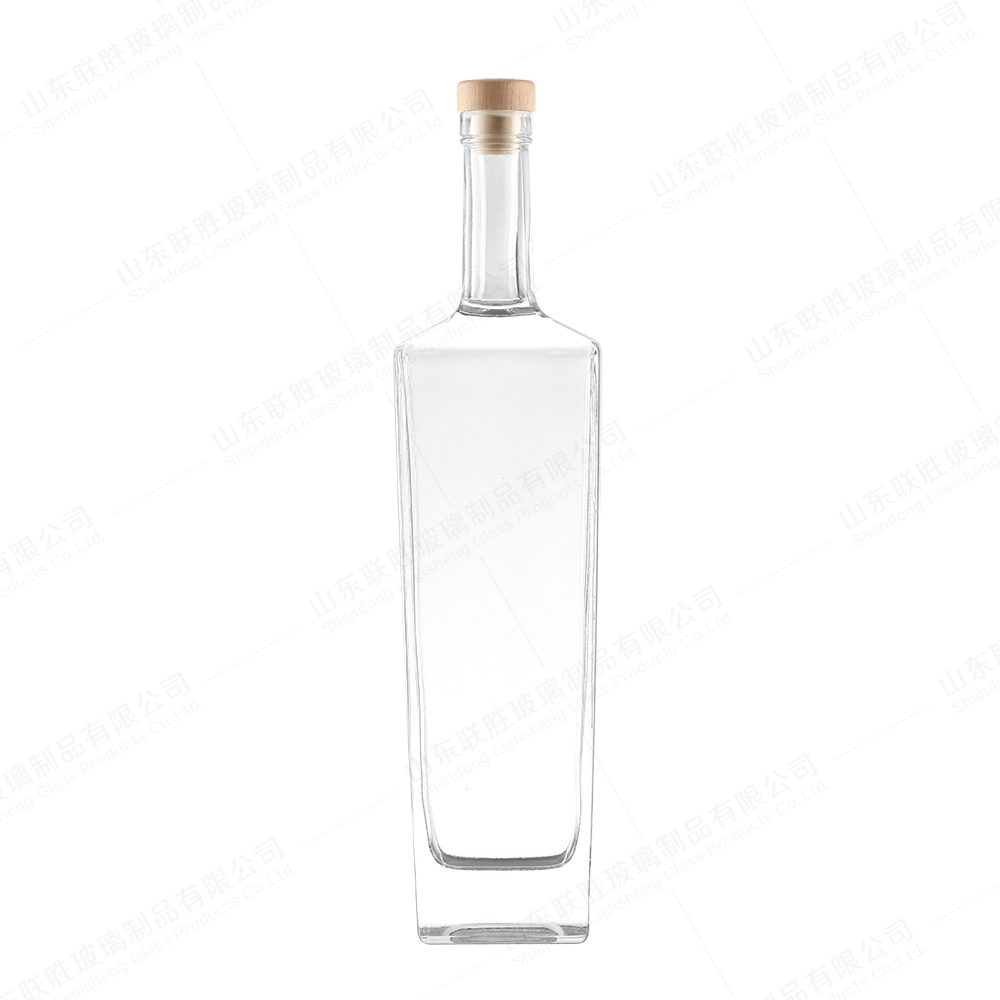 ODM 700ml Square Vodka Glass Bottle For Whiskey And Liquor Sealing Type Cork
