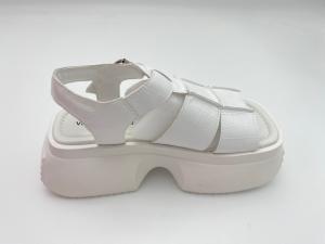 China Women white sandals with thick soled and metal button genuine leather wholesale