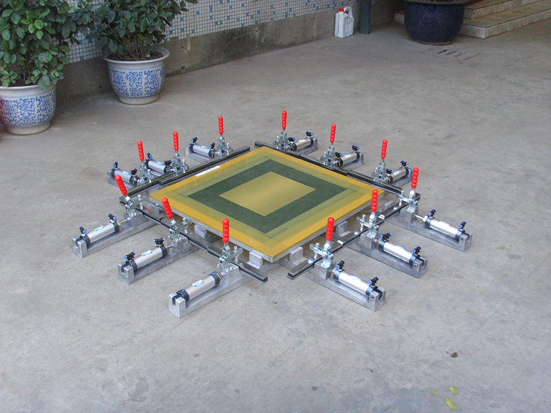 Silk screen stretcher