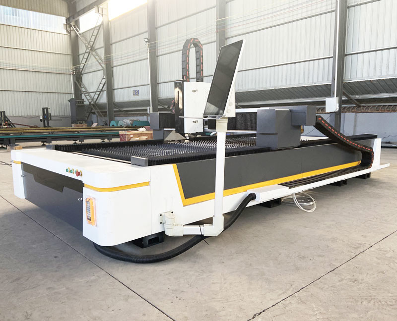 Raycus 1500W CNC Laser Cutting Machine High Accuracy