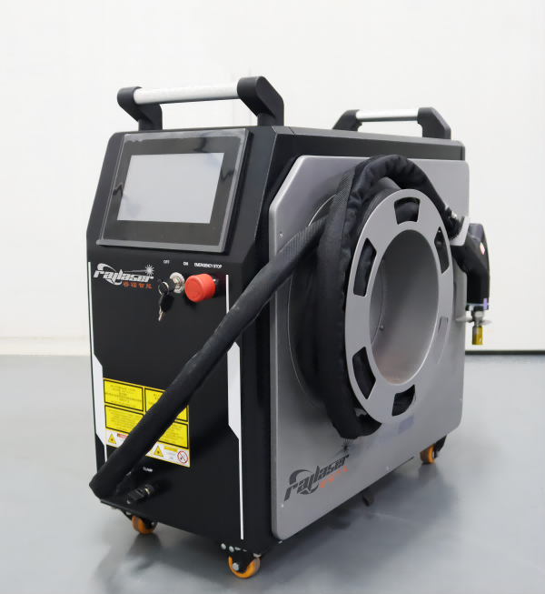 RAYCUS Handheld Laser Welding Machine 1500W For Aluminum Copper SS CS MS
