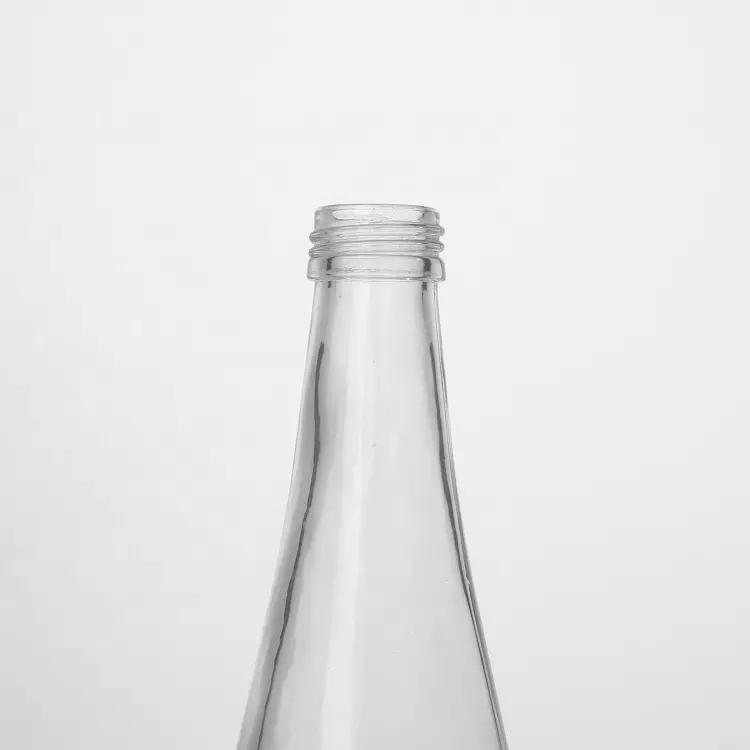 700ml Glass Bottle for Mineral Water with Metal Screw Cap and Decal Surface Handling