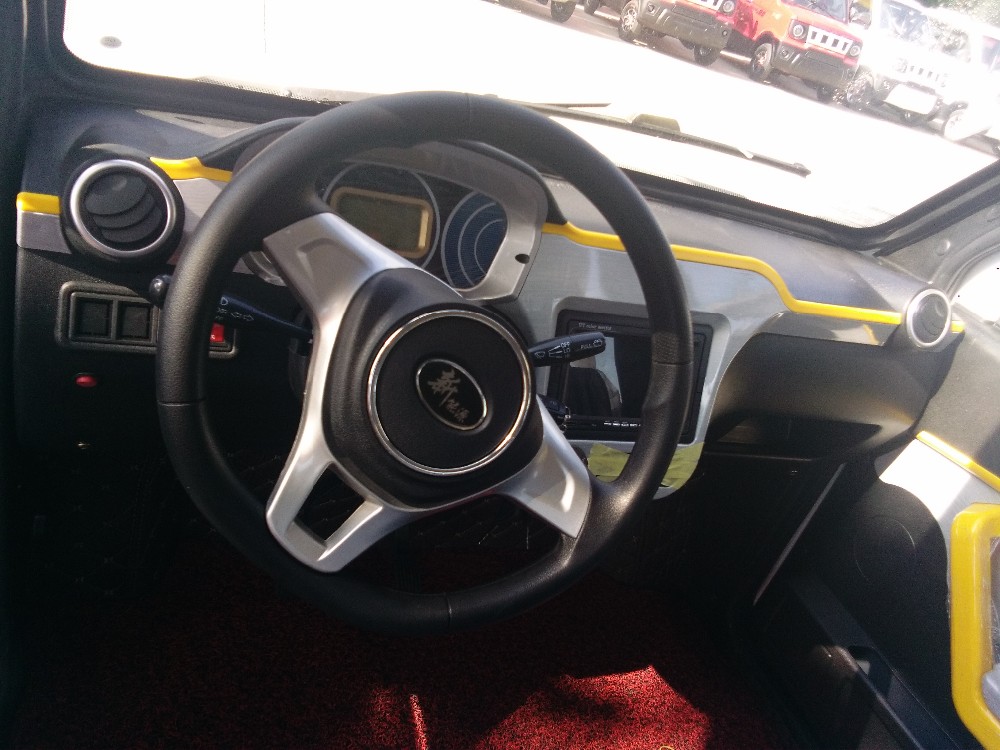 Cars Electric 4 Wheel ElectricVehicle With Air Conditioner Family Used Electric Mini Truck Rickshaw Electric Tricycle