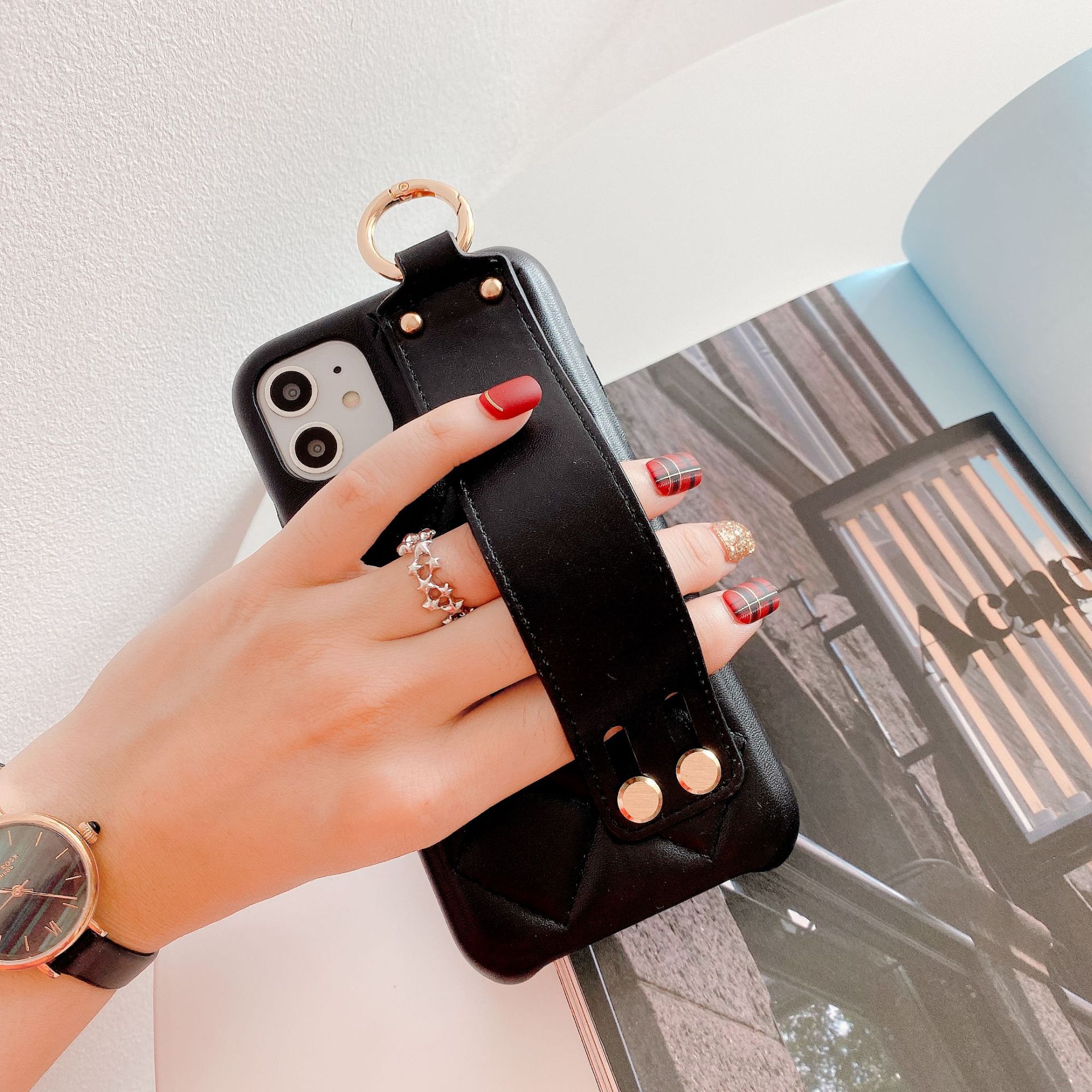 Sports Style Luxury Design Style Leather Diamond Cell Phone Case for IPhone11 Pro Max