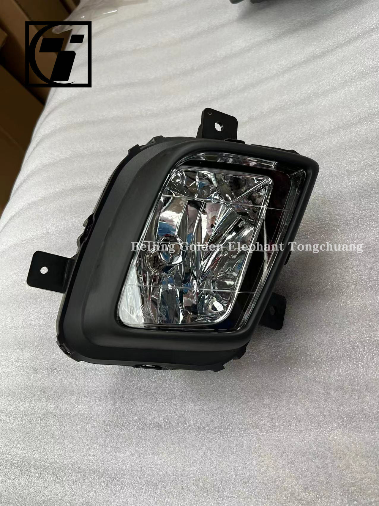 Foton Toano E/S Front Fog Light Assembly V1371020001A0 V1371020002A0 For Replace/Repair