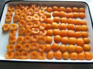 China Cheap Canned Fruit Canned Apricots Halves In Light Syrup With Private Brand wholesale