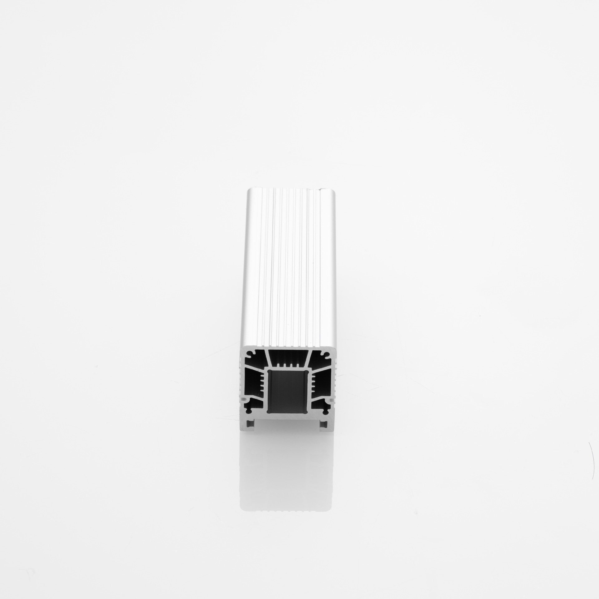 Anodized 6601/6082/7003/7004/7N01 Aluminum Alloy Profiles for Railway and Aviation CNC Cutting Punching Welding Cabinets