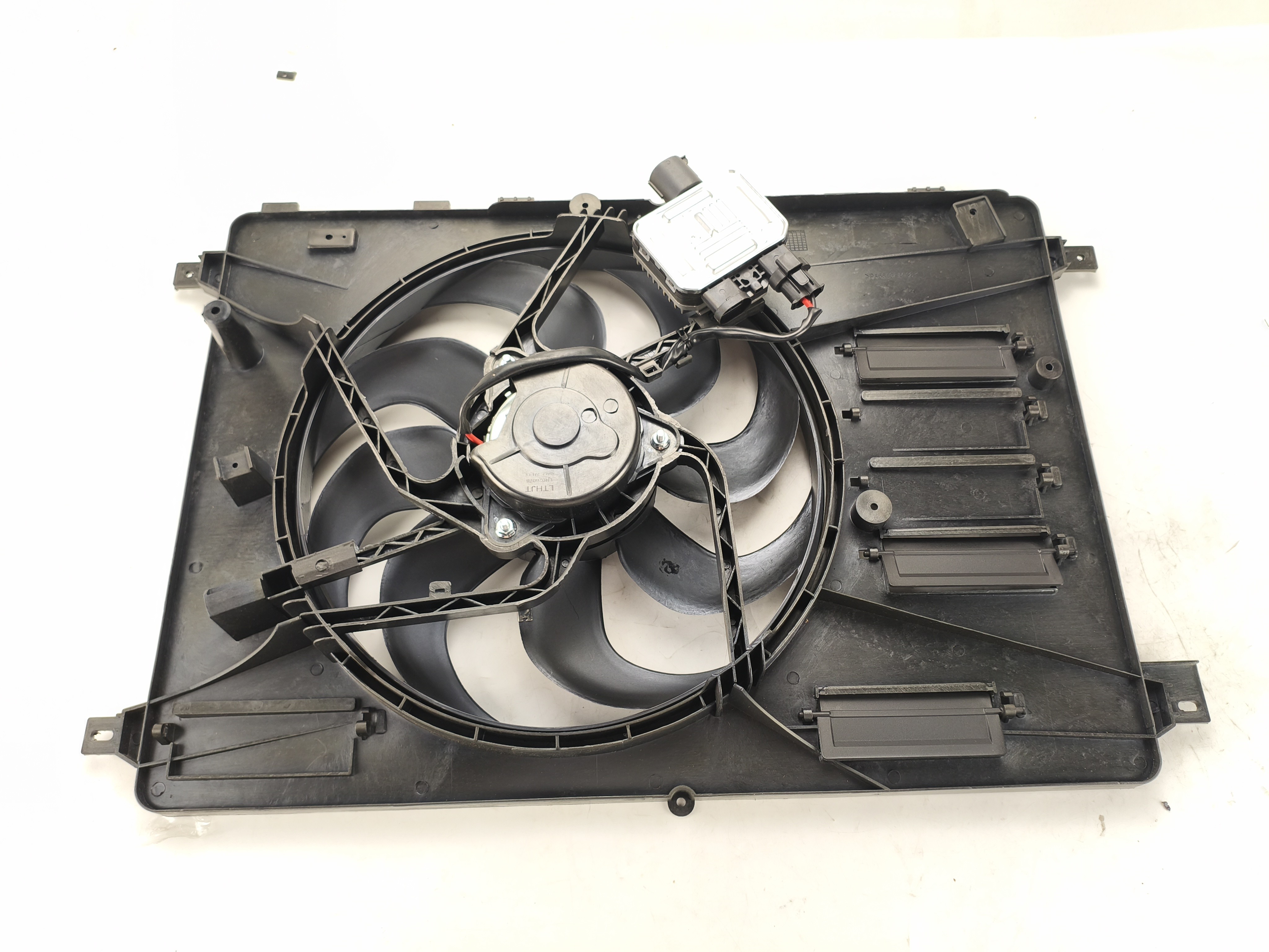 OE 31686806 31293778 31368867 Car Electrical Radiator Fan Control Unit AC Cooling Radiator Fan Cooling Fan For Volvo