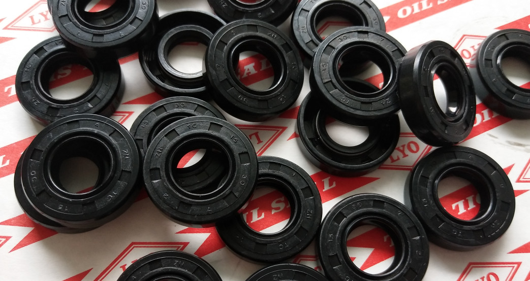 all kinds of Oil Seals Oil Seal Rubber TC Oil Seal For Automotive Spare Parts Auto Engine Valve Stem C