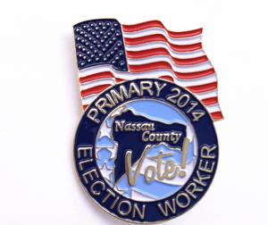China Popular Custom Made Enamel Badges , Metal Die Struck Lapel Pins wholesale