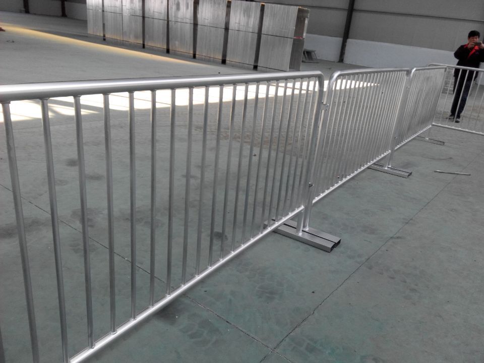 portable road barrier/road safety barrier/crowd control barriers