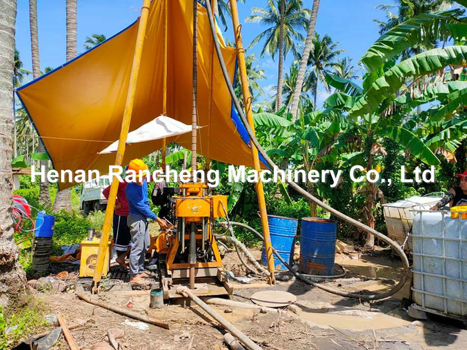 130m / 200m Depth Hydraulic Borehole Drilling Equipment With Mud Pump