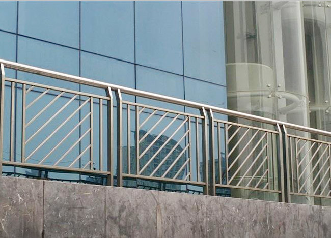 Best price welded mirror finish stainless steel pipe stair handrail 304 steel pipe price