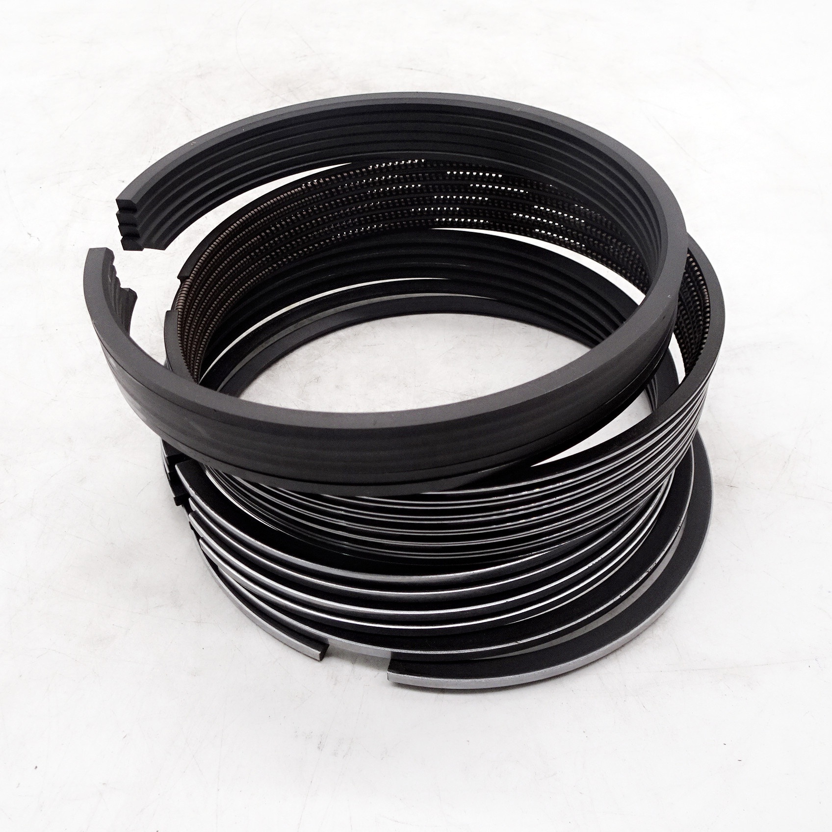 Weichai Howo Shacman WD615.46 WD618 WD10 WP10 Diesel Engine Parts Engine Piston Ring for Replacement/Repair Purpose