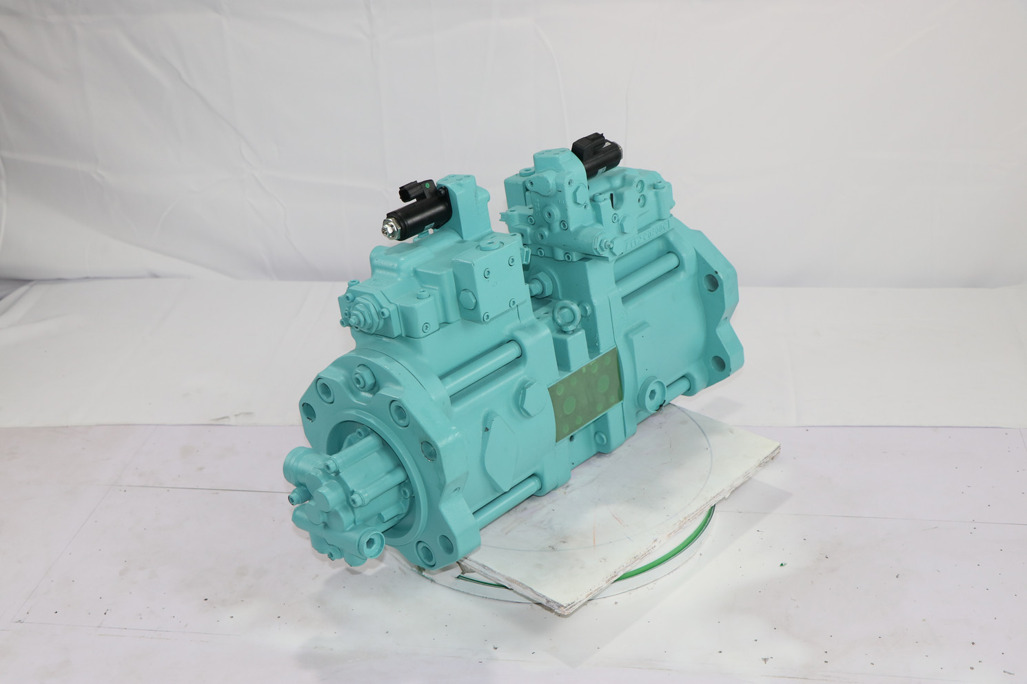 SK200-6 Heavy Machine Spare Parts , K3V112DT-9T1L-14T Hydraulic Pump For Excavator
