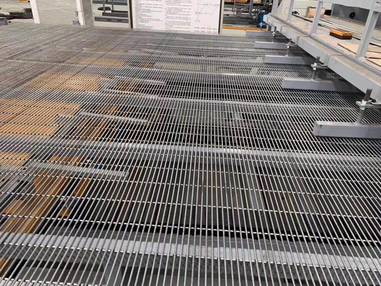 Automatically 380V Wire Mesh Welder Weld Firmly Safety
