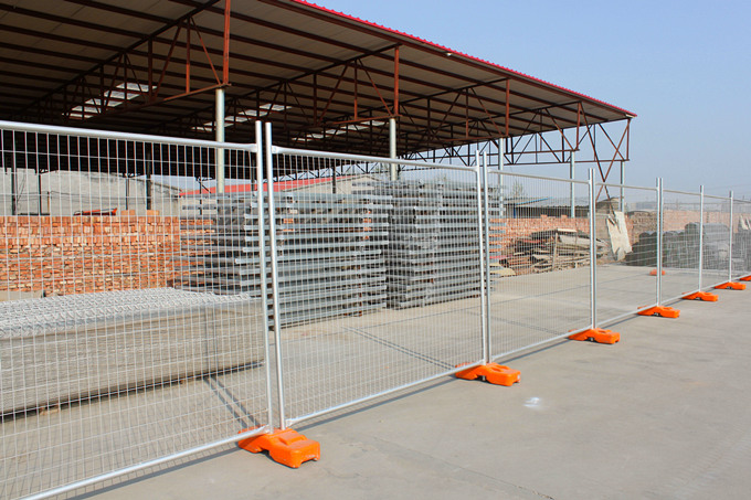 galvanzied temporary fence