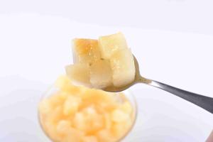 China New Crop Pears Bulk Canned Fruit With Healthy Natural Fresh Material wholesale