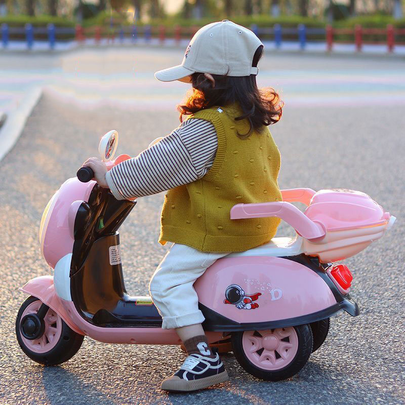 s Supply of Children's Electric Motorcycles Rechargeable Tricycles for Boys and Girls