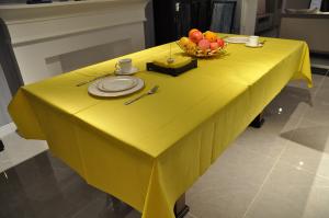 China Square 100*100cm Disposable Paper Tablecloths Degradable wholesale