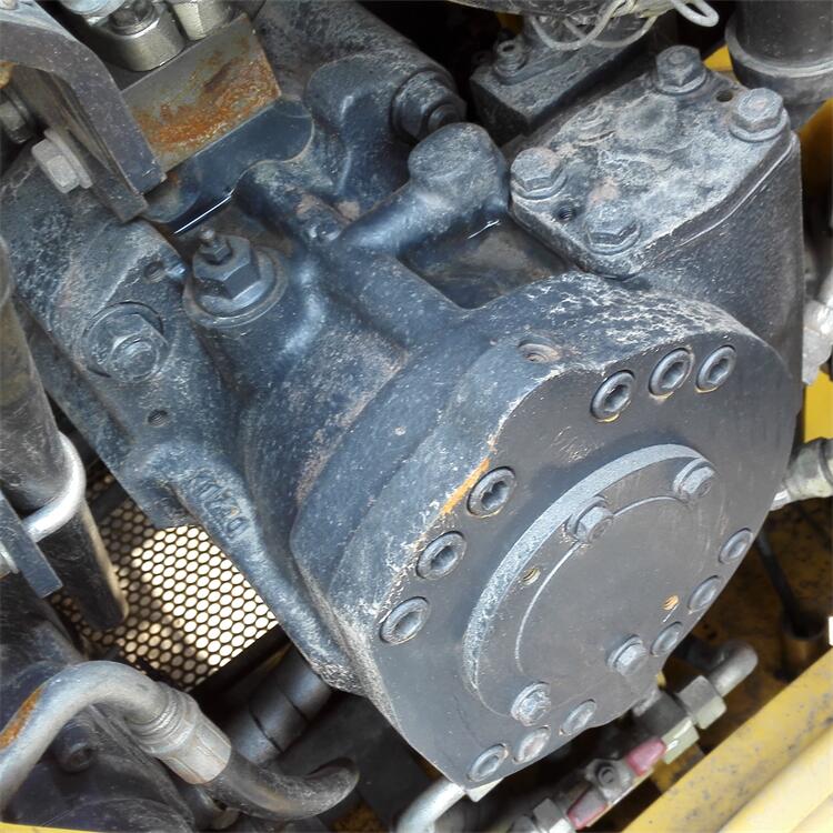 Good Condition Komatsu Excavator 650 PC650 Used for Mining Original Hydraulic Valve