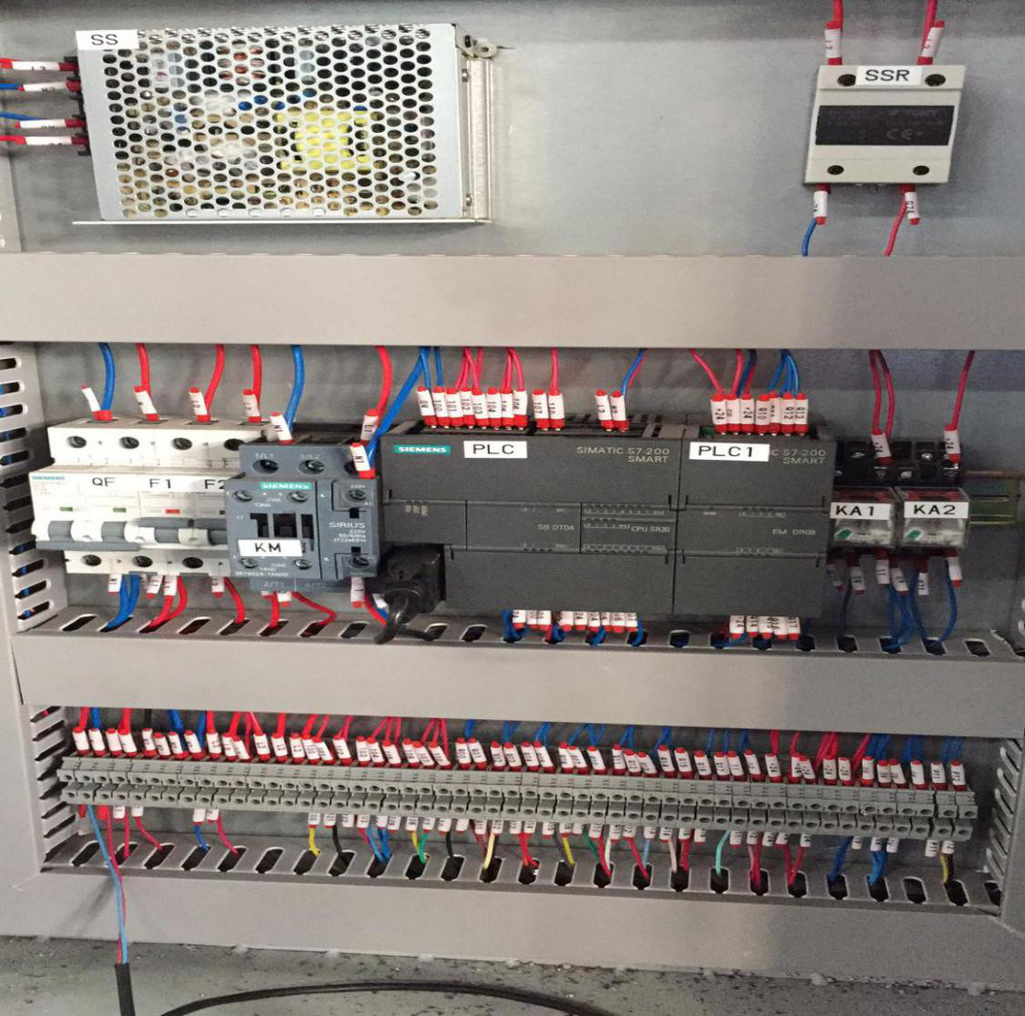German Siemens PLC Control System Desiccant Filling Machine For Hollow Glass Processing