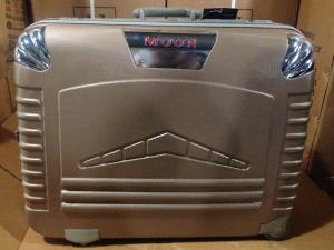 China 3 Piece Lightweight Hard Shell Suitcase Luggage Set Iron Frame 4 Colors Available wholesale