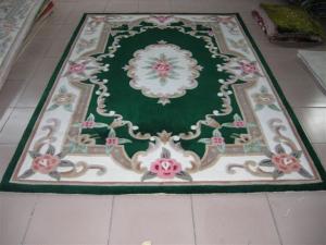 China Luxury and Traditional Flower Style Handtufted Acrylic Good Quality Home Area Rug wholesale