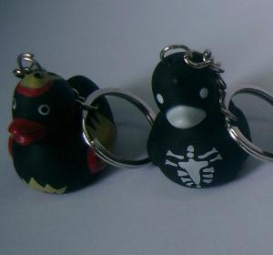 China Vampire Halloween Rubber Mini Duck Keychain Bloodsucker Design Promotional Gift wholesale